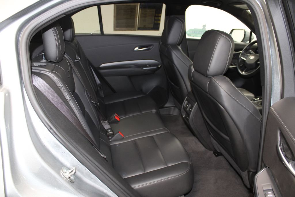Used 2024 Cadillac XT4 Premium Luxury image 30