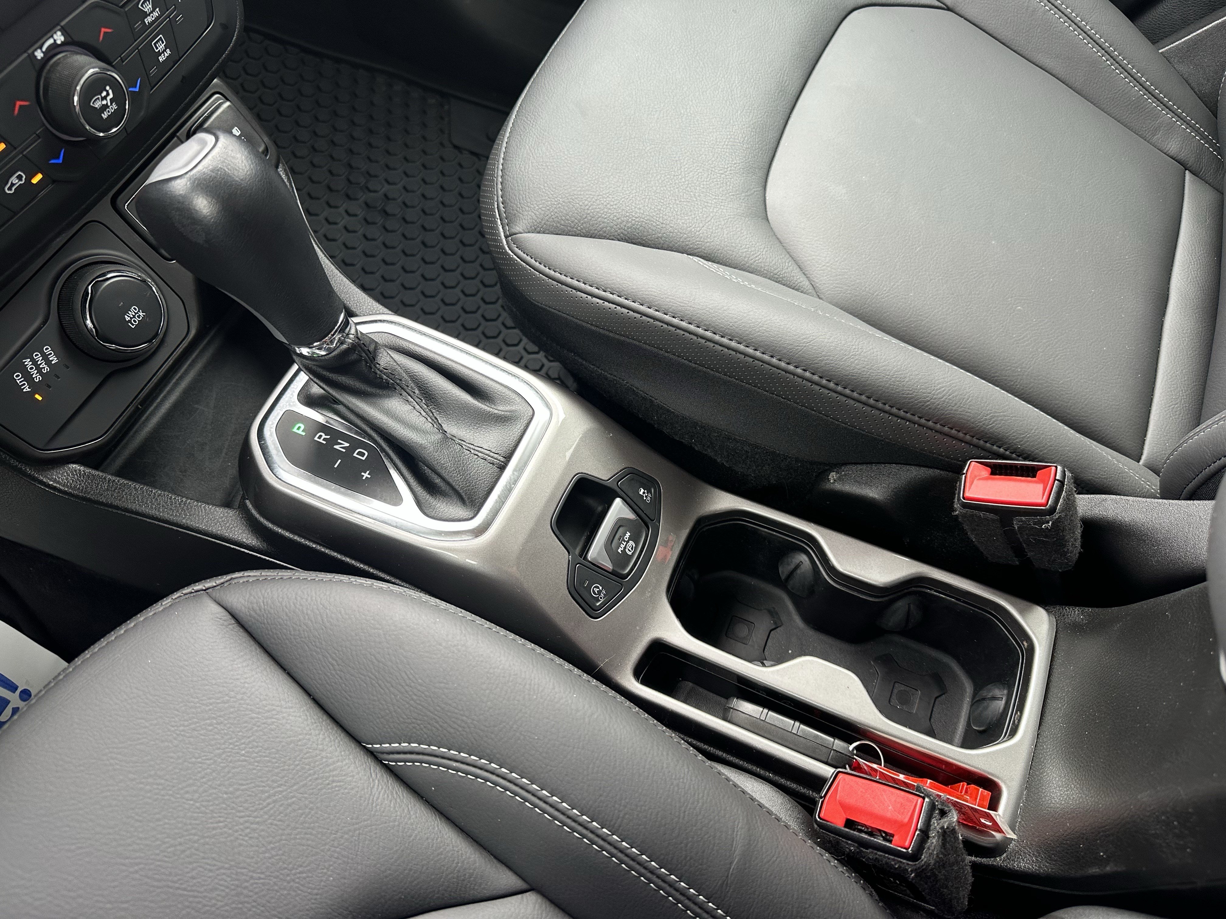 Used 2022 Jeep Renegade Limited AWD/4WD image 11