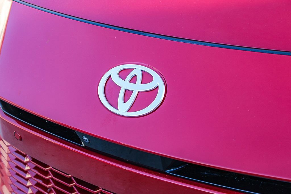 Used 2025 Toyota Camry XSE w/ Premium Plus Package FWD image 6