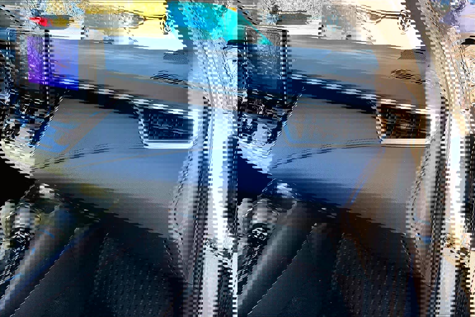 Certified 2023 Toyota Corolla SE image 16