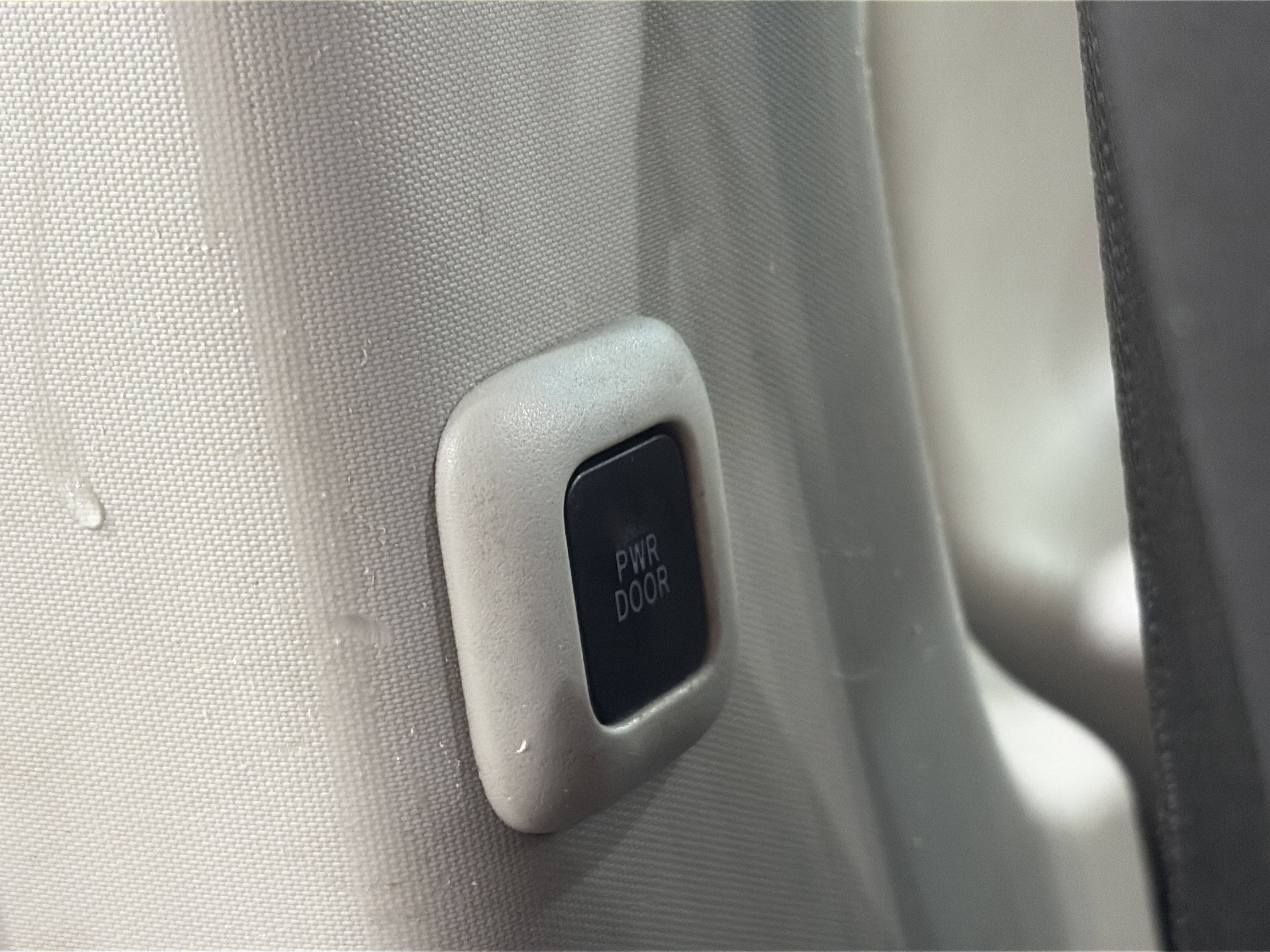Used 2013 Toyota Sienna SE w/ Premium Pkg w/Entune FWD image 27