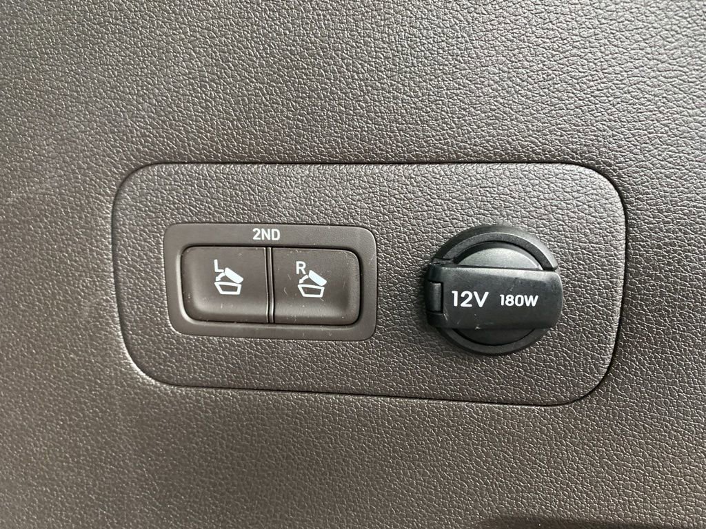 Used 2020 Hyundai Santa Fe SEL w/ Convenience Package image 17