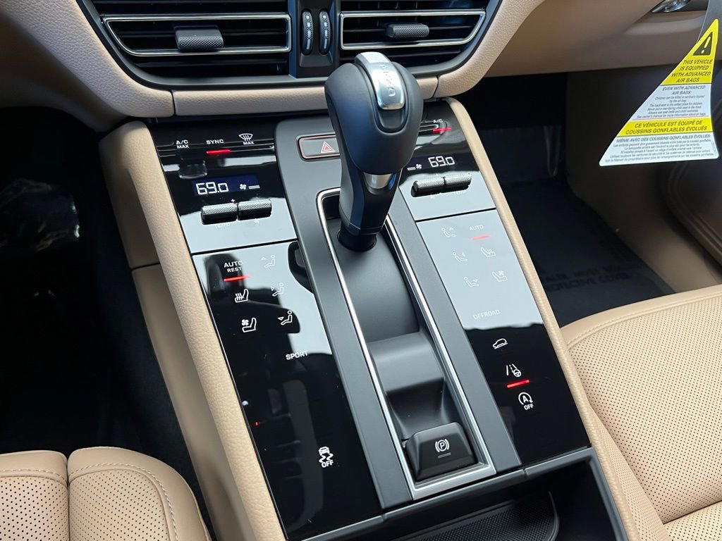 New 2026 Porsche Macan image 17