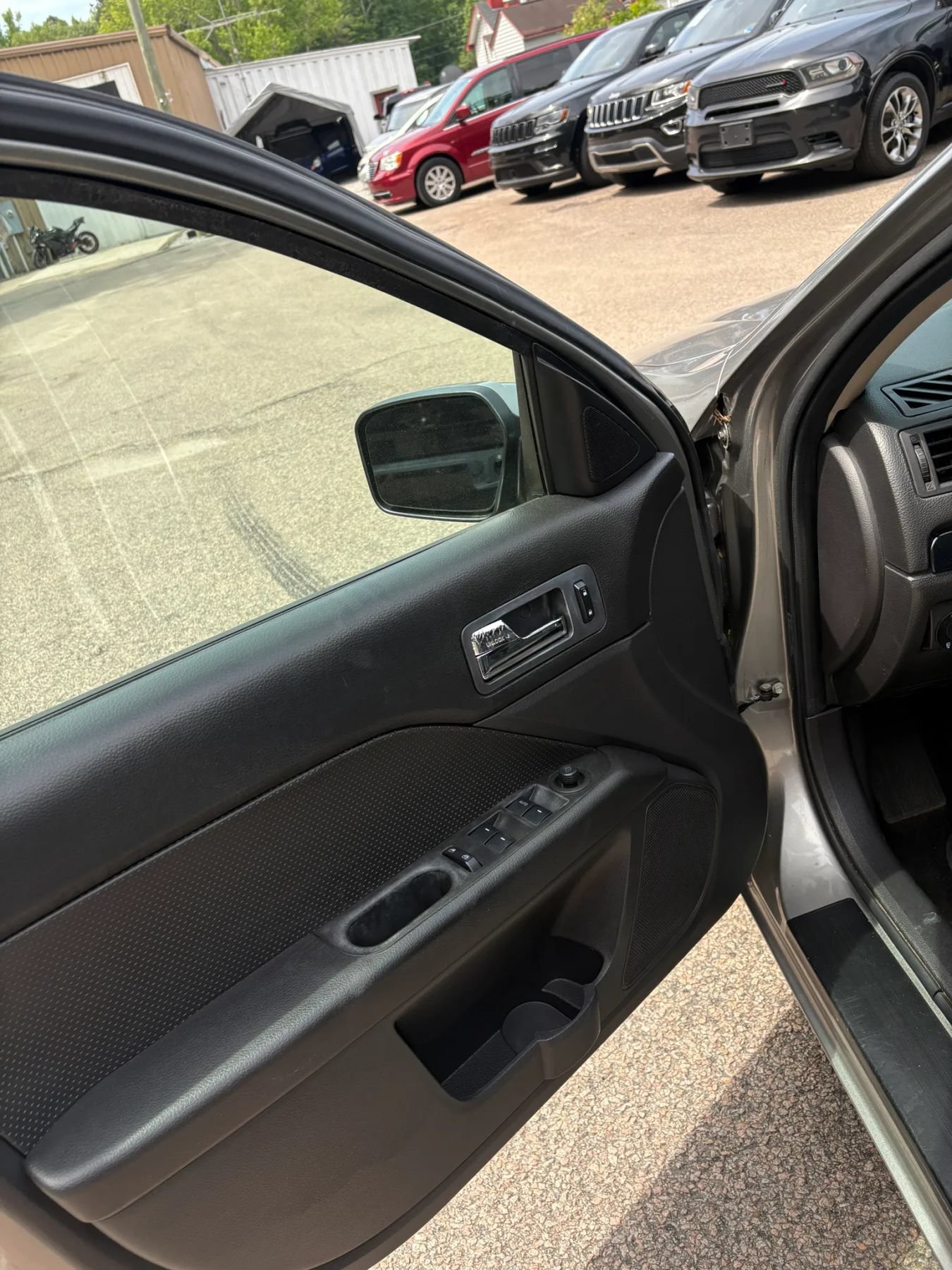 Used 2009 Ford Fusion SEL FWD image 35