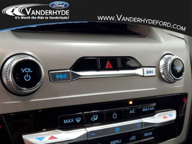 Used 2023 Ford Explorer XLT w/ Equipment Group 202A image 29