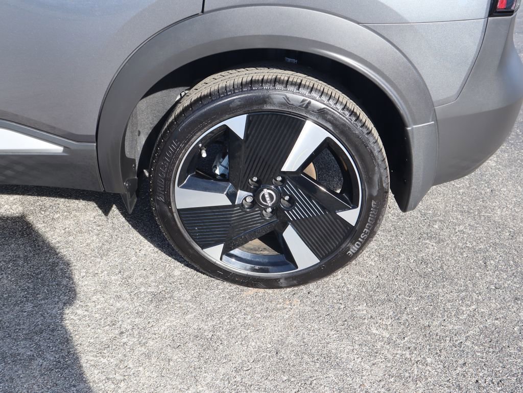 Used 2025 Nissan Kicks SR image 8