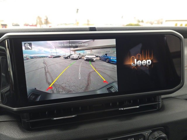 Used 2024 Jeep Gladiator Sport image 25