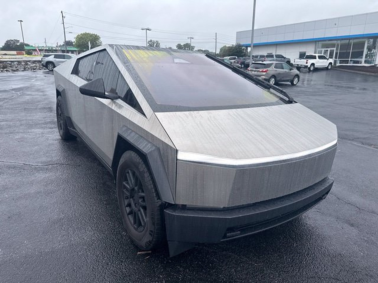 Used 2025 Tesla Cybertruck AWD Crew Cab image 3