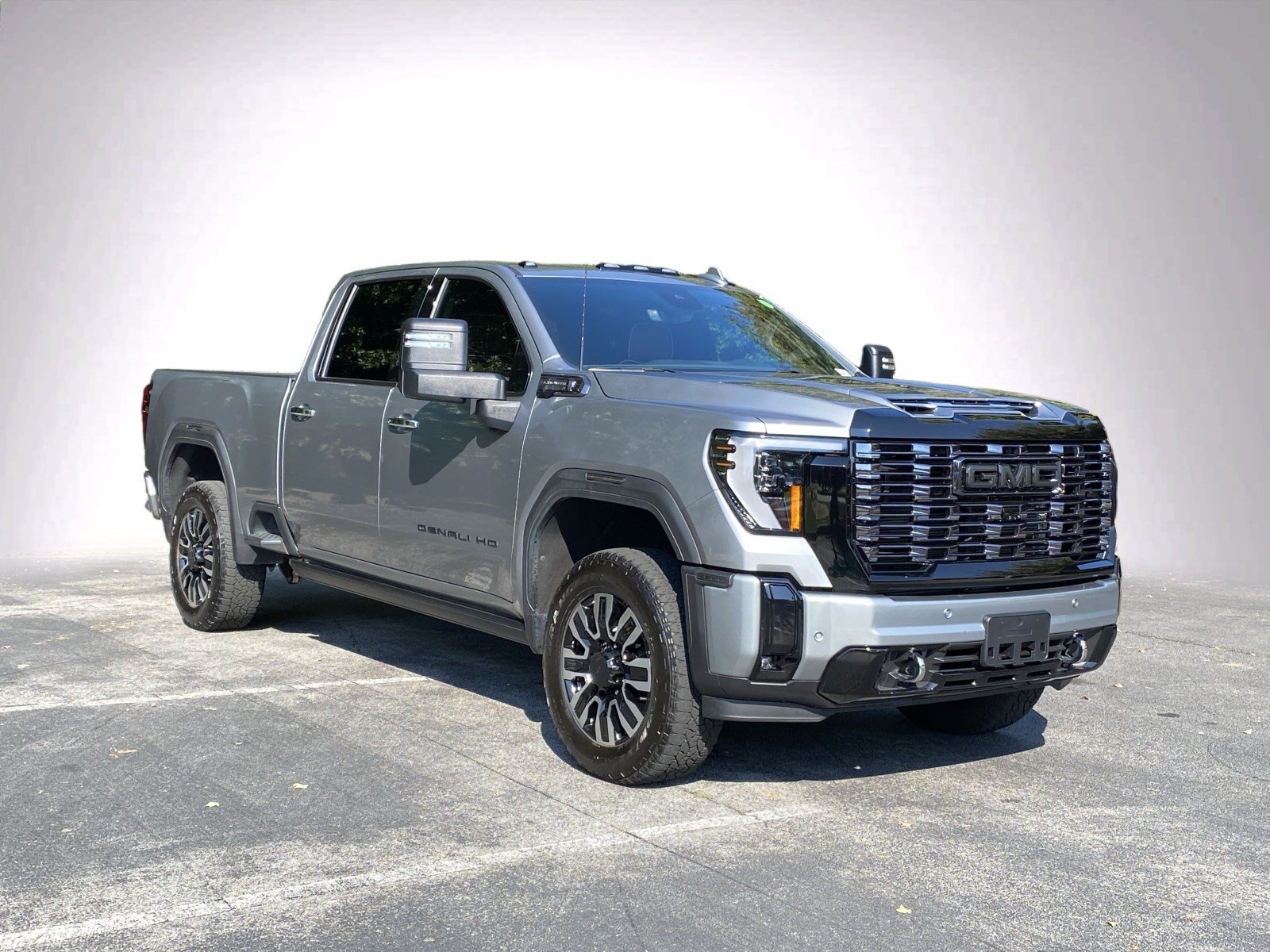 Used 2026 GMC Sierra 2500 Denali Ultimate AWD/4WD image 2