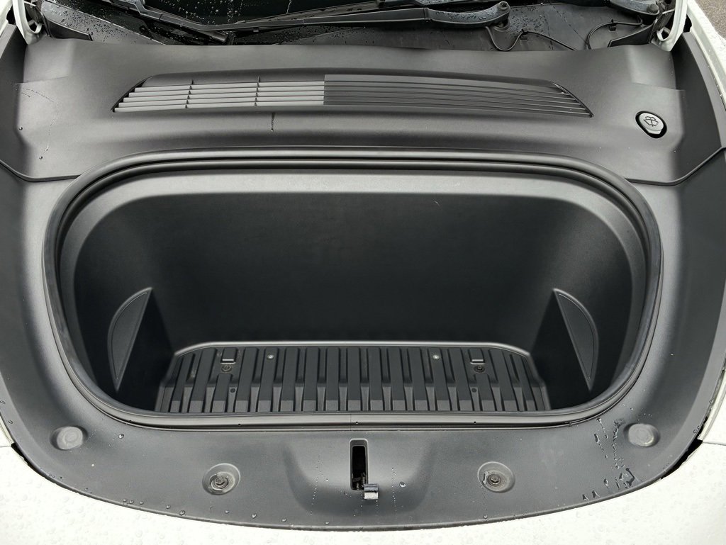 Used 2020 Tesla Model Y Long Range image 25