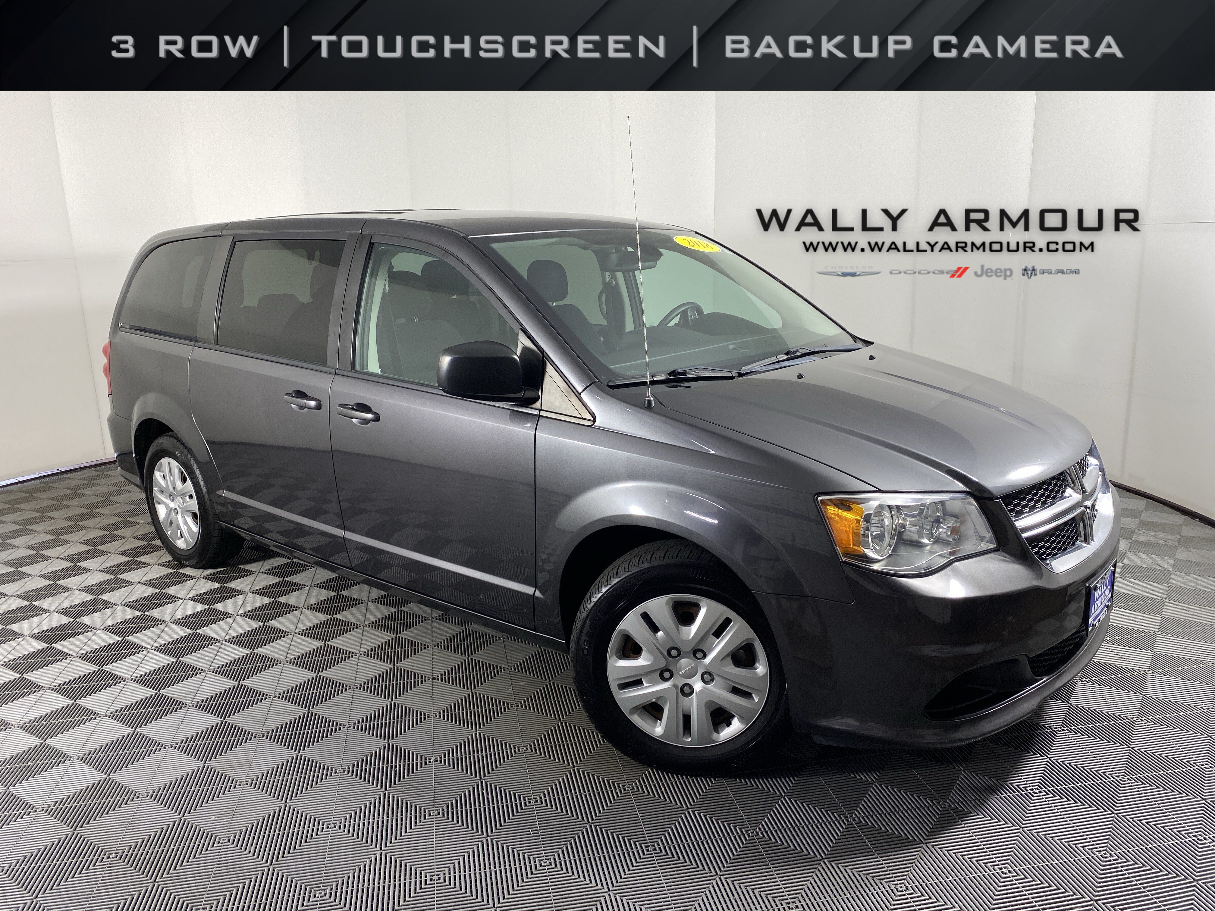 Used 2018 Dodge Grand Caravan SE w/ UConnect Hands-Free Group FWD image 1