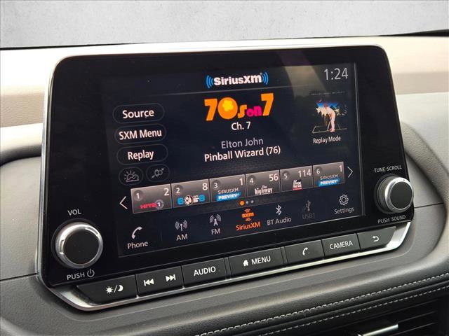 Used 2023 Nissan Rogue SV image 11