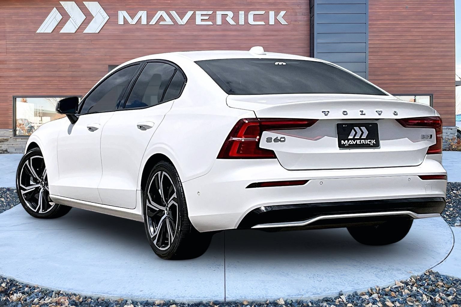 Used 2023 Volvo S60 B5 Plus w/ Climate Package AWD/4WD image 4