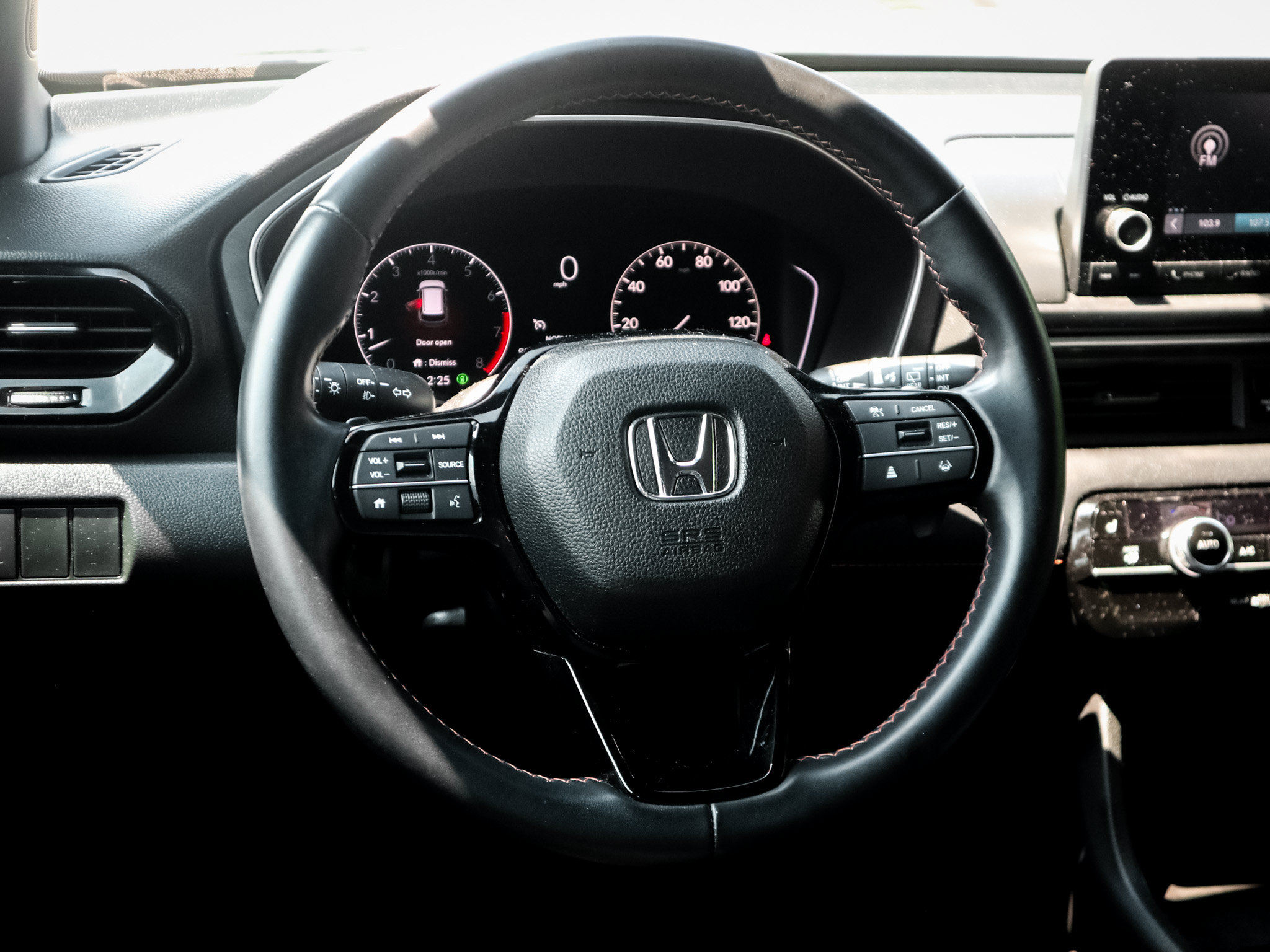 Used 2025 Honda Pilot Sport image 6