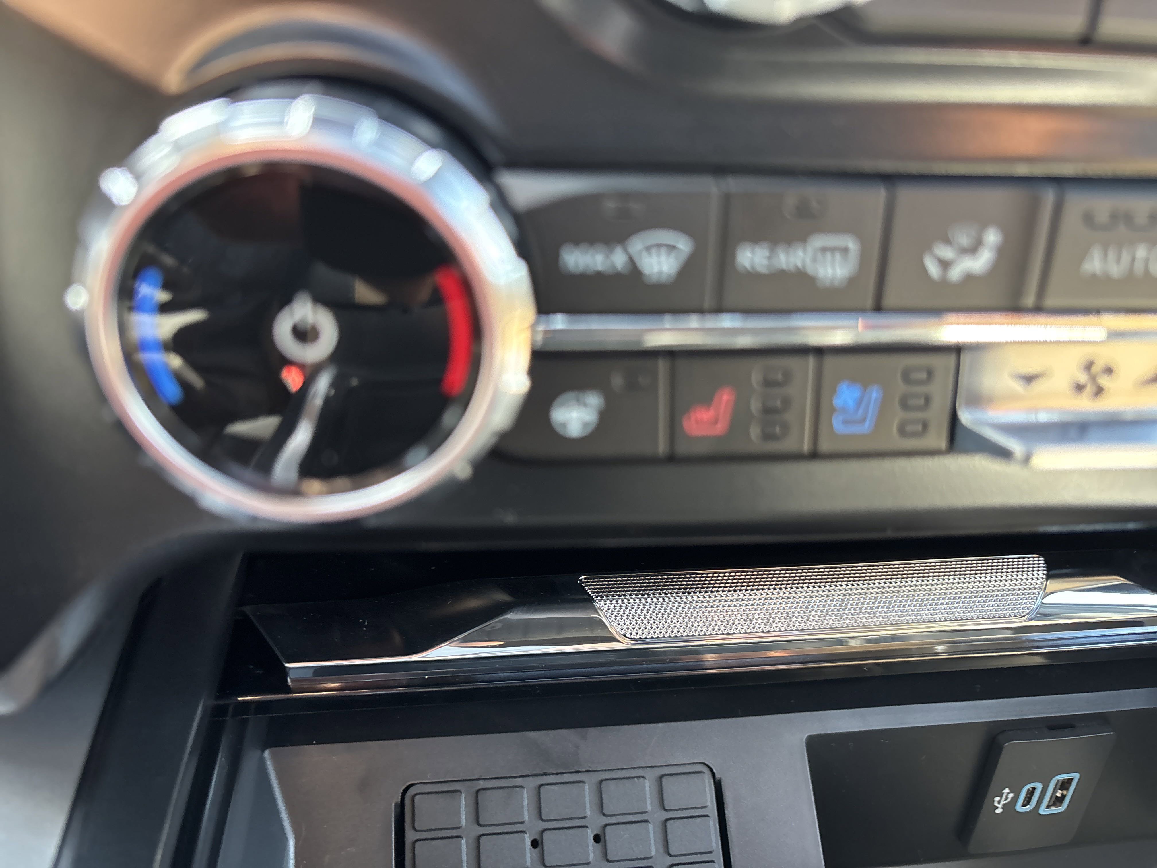 New 2025 Ford F250 Lariat w/ Lariat Ultimate Package image 28