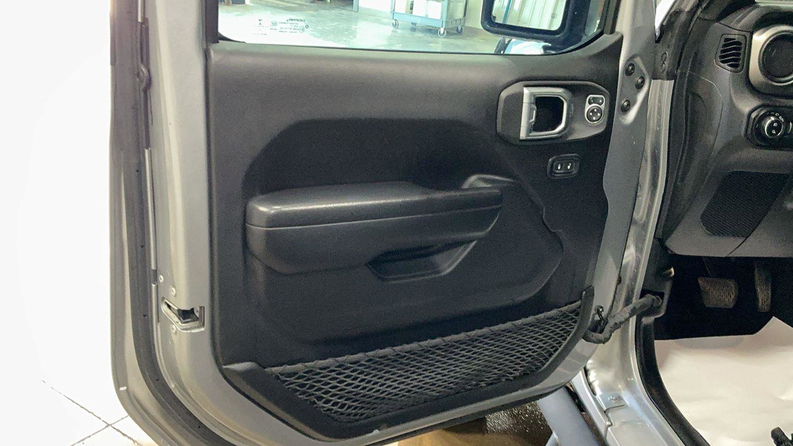 Used 2021 Jeep Gladiator Sport AWD/4WD image 9