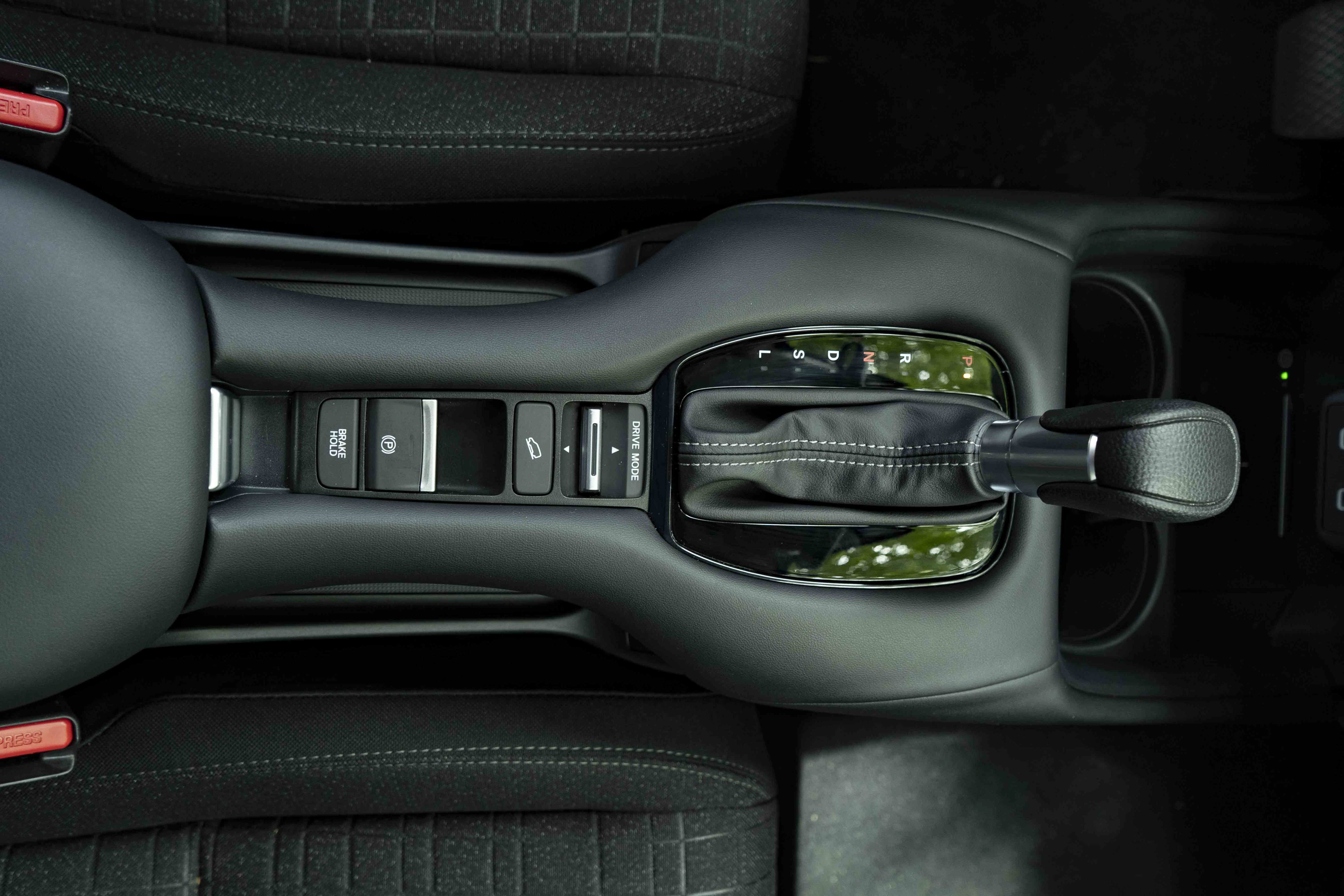 Certified 2026 Honda HR-V LX image 27