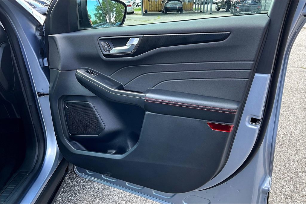 Used 2022 Ford Escape SEL w/ SEL Stealth AWD Package image 26