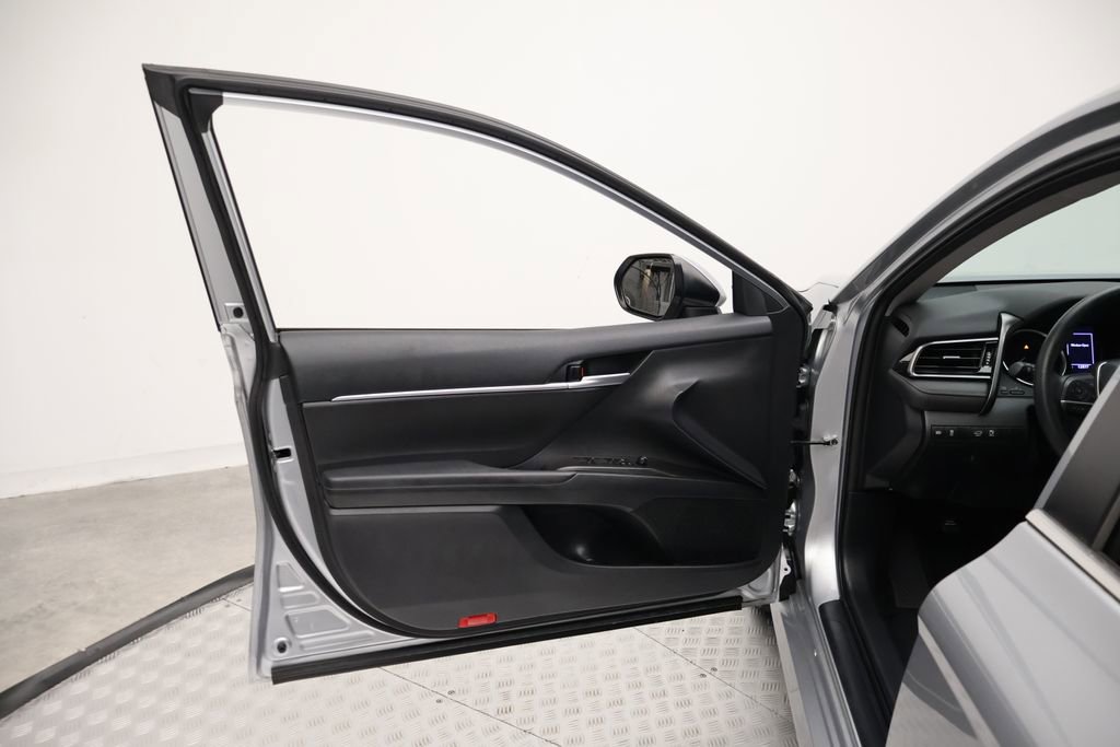Used 2024 Toyota Camry LE FWD image 16