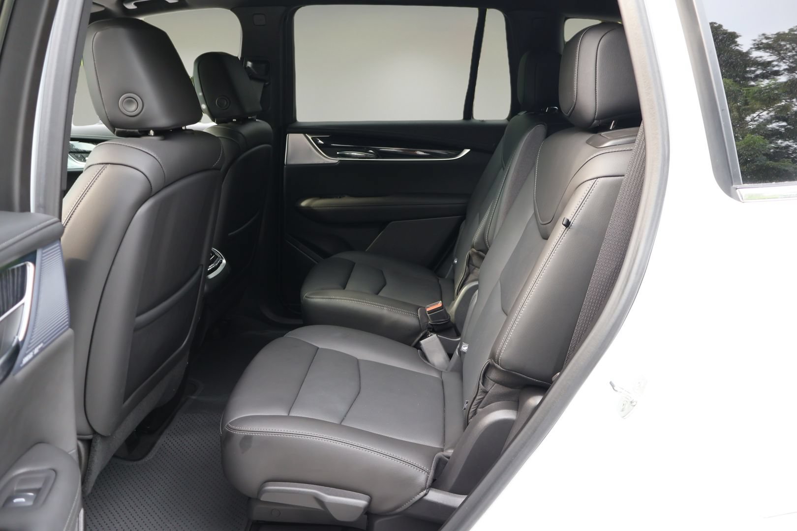 Certified 2024 Cadillac XT6 Premium Luxury FWD image 13
