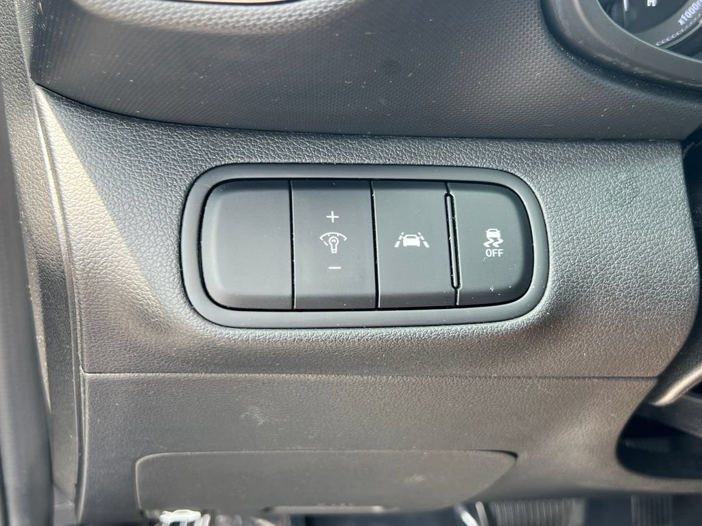 Used 2021 Hyundai Venue SE FWD image 18