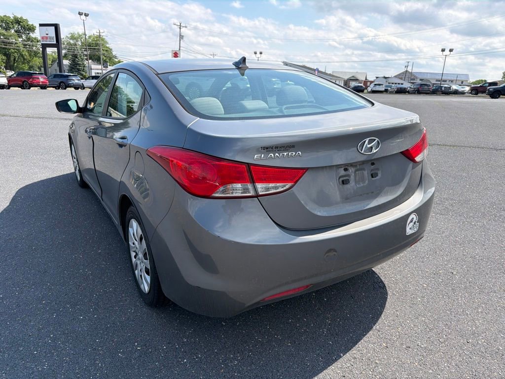 Used 2013 Hyundai Elantra GLS FWD image 3