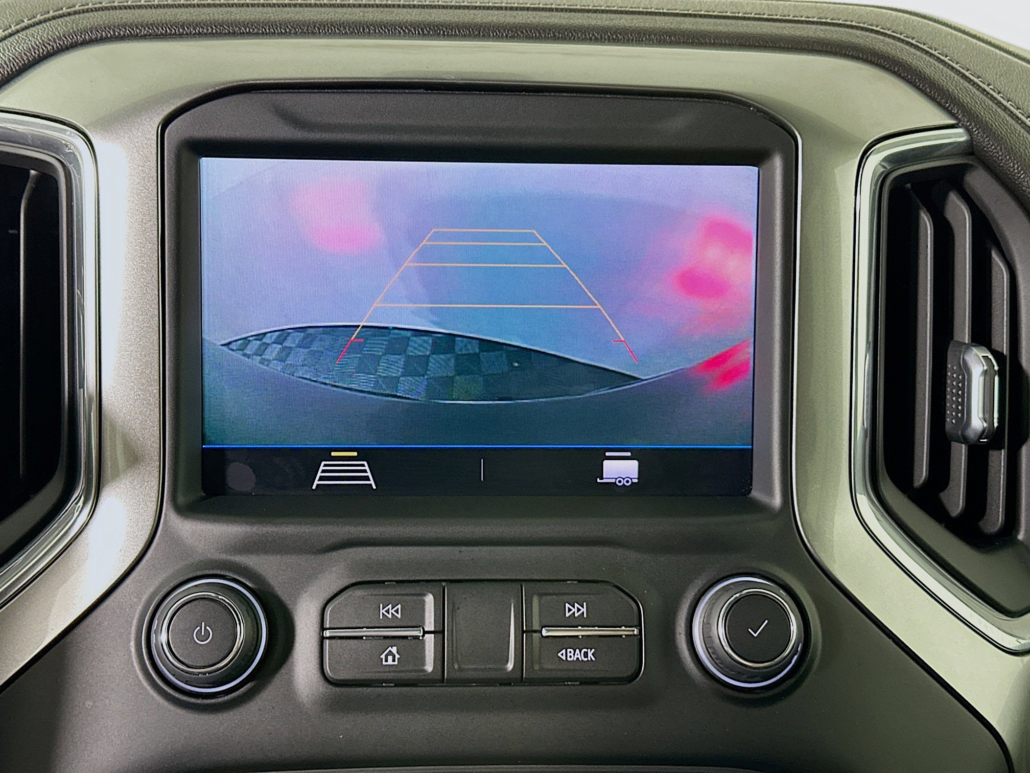 Used 2021 Chevrolet Silverado 1500 LT image 25