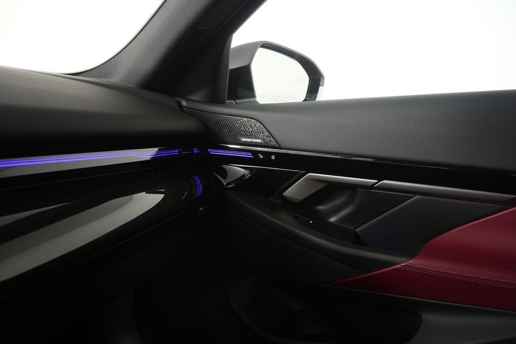 Certified 2025 BMW 530i image 29