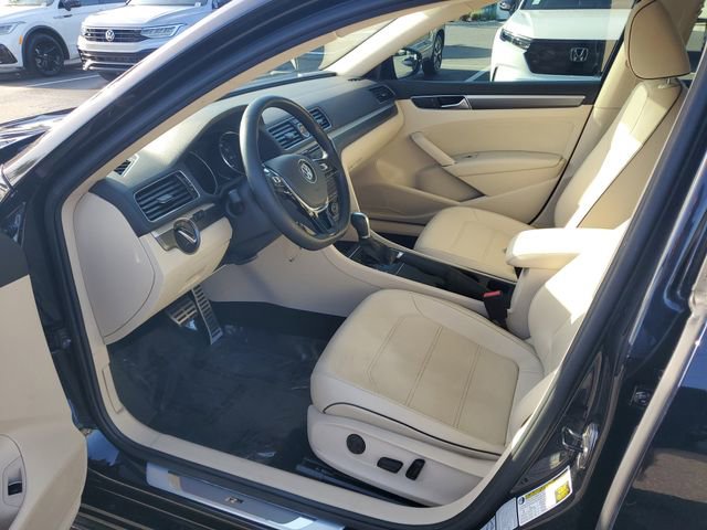 Used 2017 Volkswagen Passat 1.8T R-Line image 16