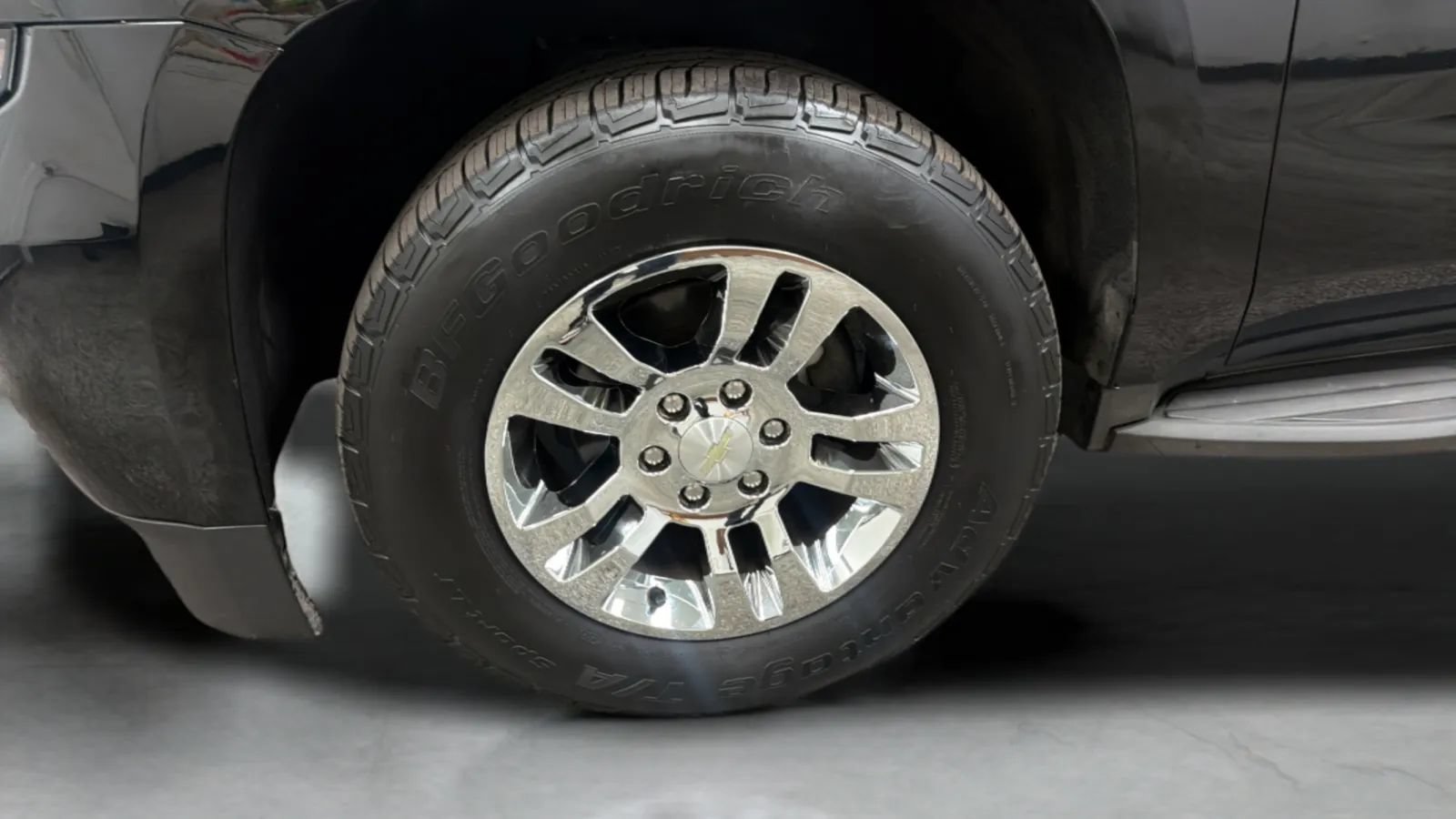 Used 2015 Chevrolet Suburban LT RWD image 28