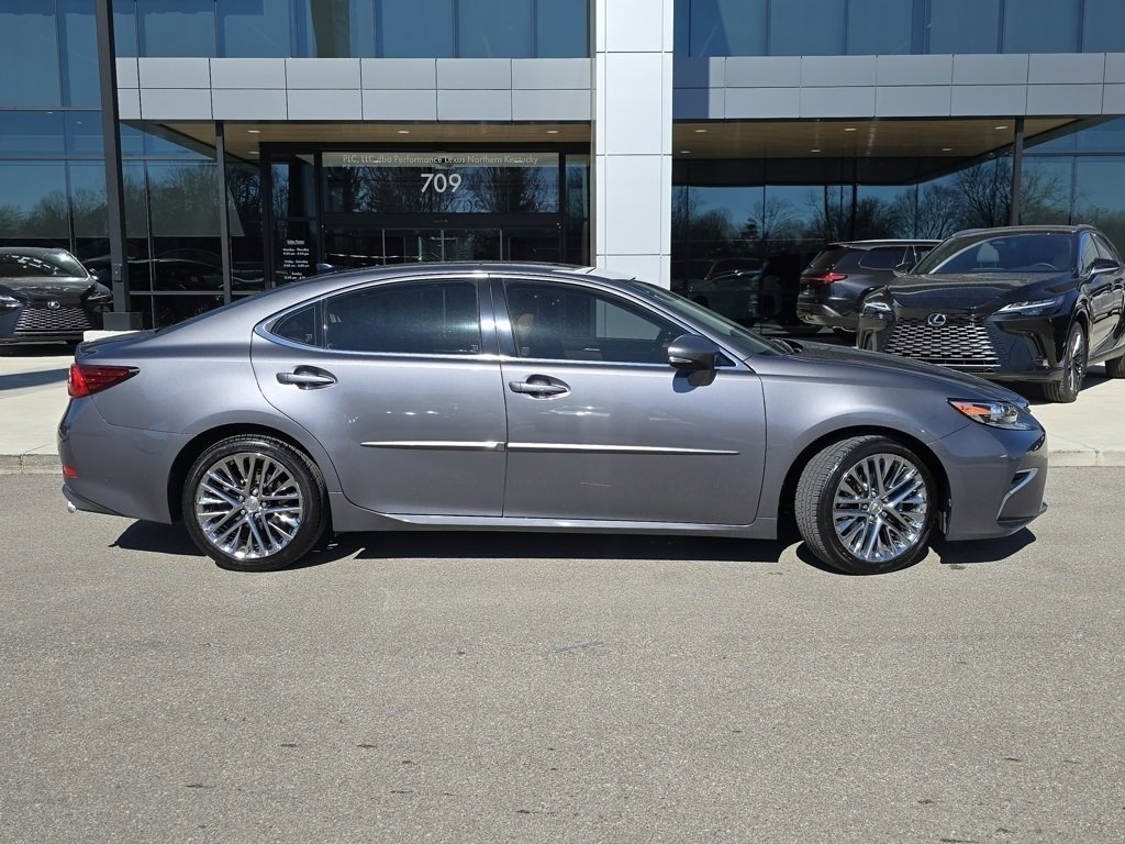 Used 2016 Lexus ES 350 w/ Ultra Luxury Package image 26