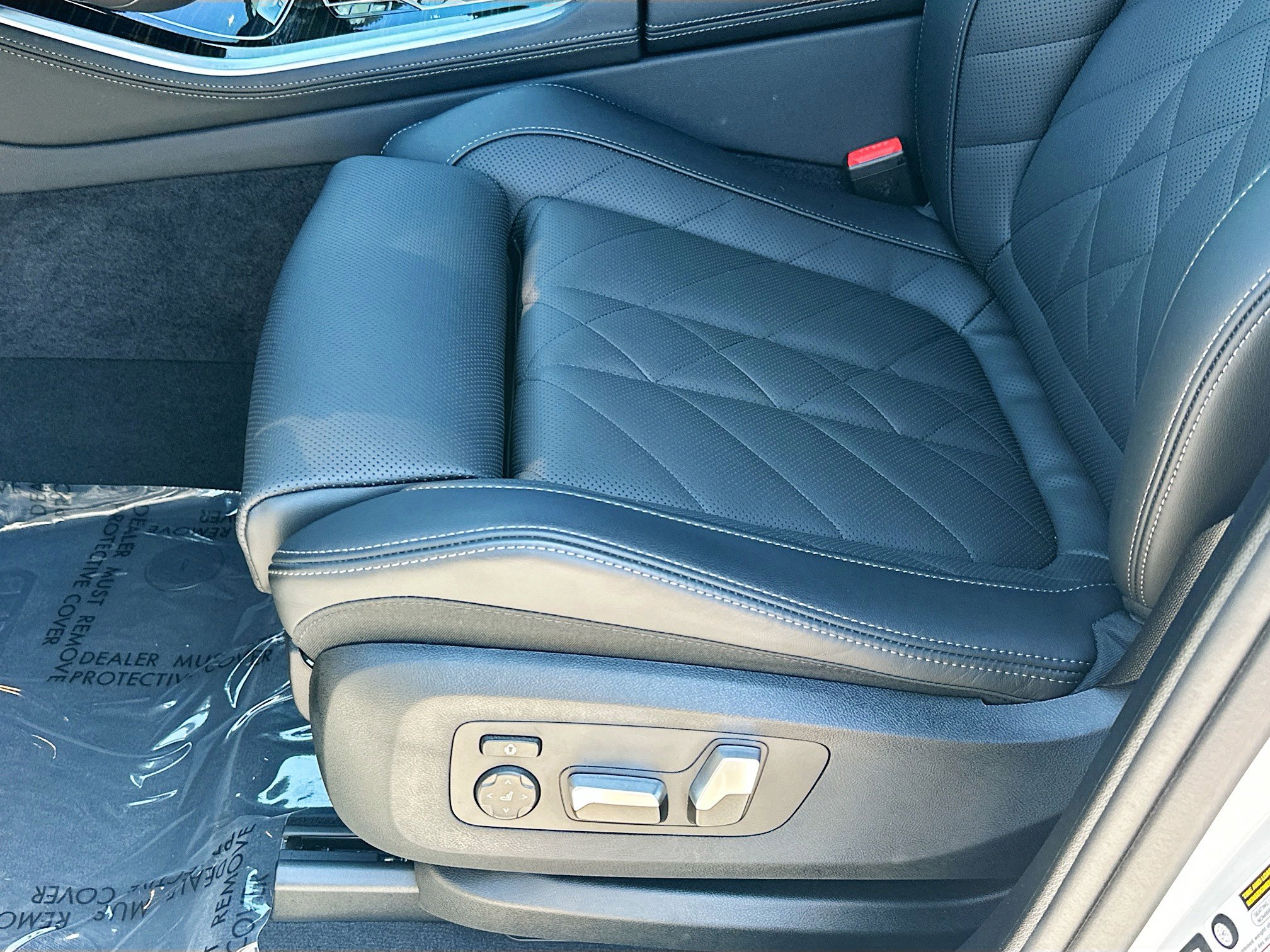 Used 2026 BMW X5 xDrive40i w/ Executive Package image 19