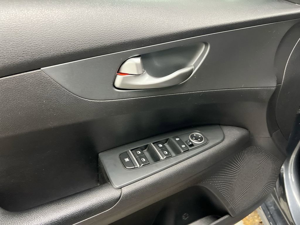 Used 2021 Kia Forte Sedan image 20