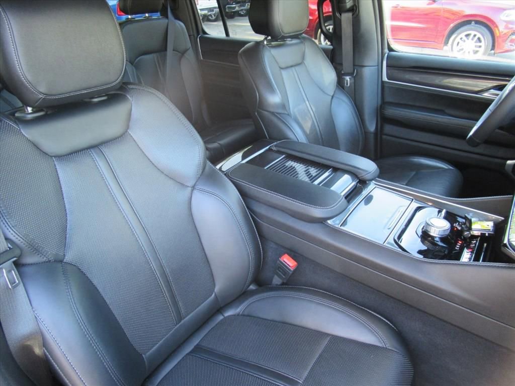 Used 2024 Jeep Wagoneer 4WD image 9