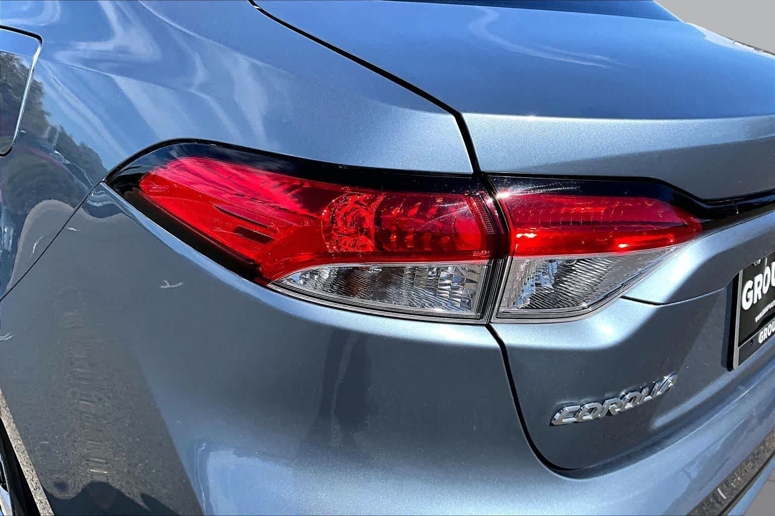 Used 2022 Toyota Corolla LE FWD image 28