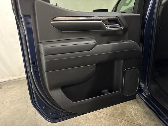 Used 2022 Chevrolet Silverado 1500 LTZ w/ LTZ Convenience Package II AWD/4WD image 26