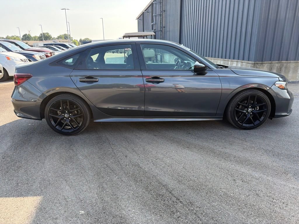 Used 2025 Honda Civic Sport image 4