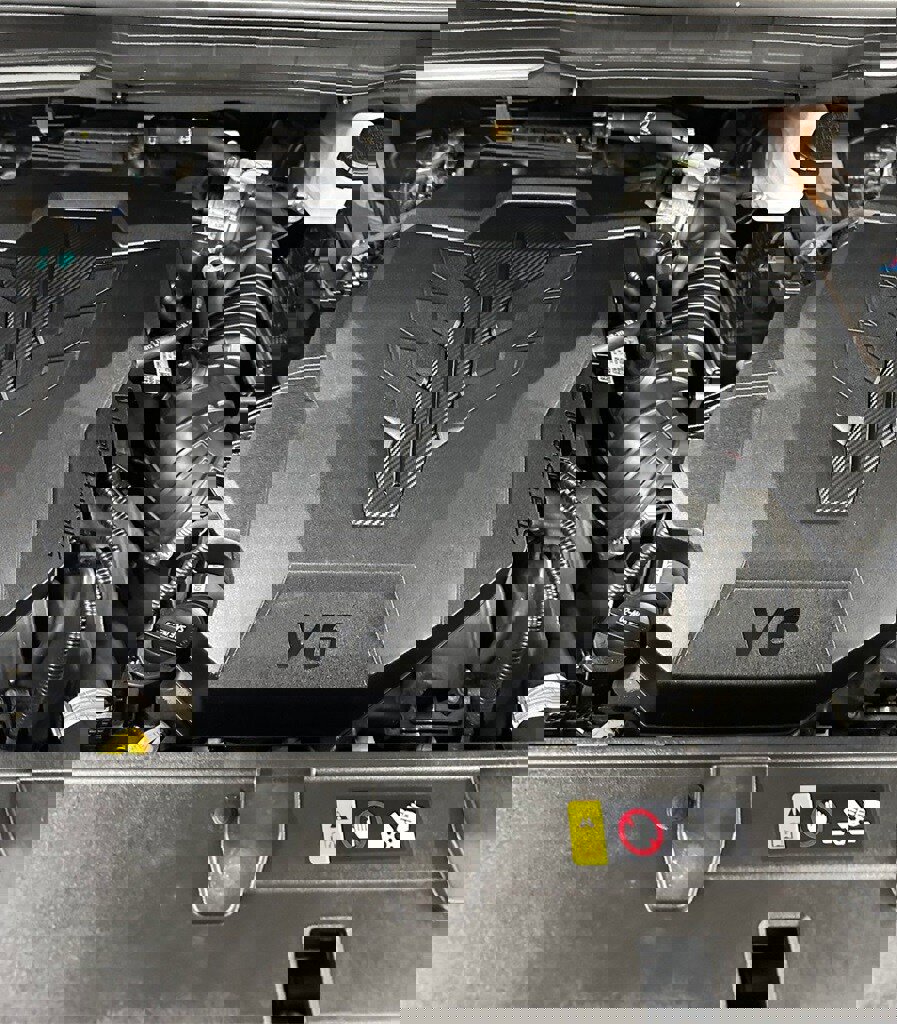 Used 2022 Kia Carnival EX image 7