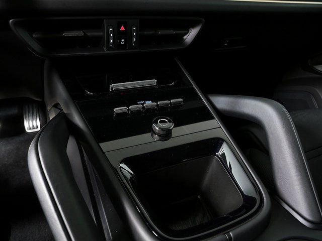 Certified 2024 Porsche Cayenne Turbo GT AWD/4WD image 19