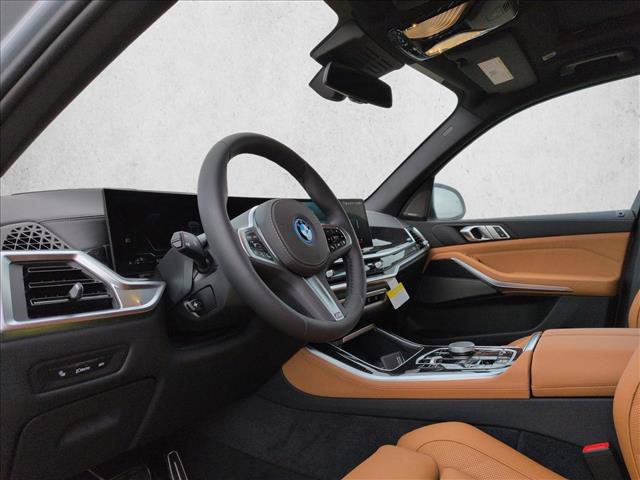 Used 2026 BMW X5 xDrive50e w/ M Sport Package AWD/4WD image 3