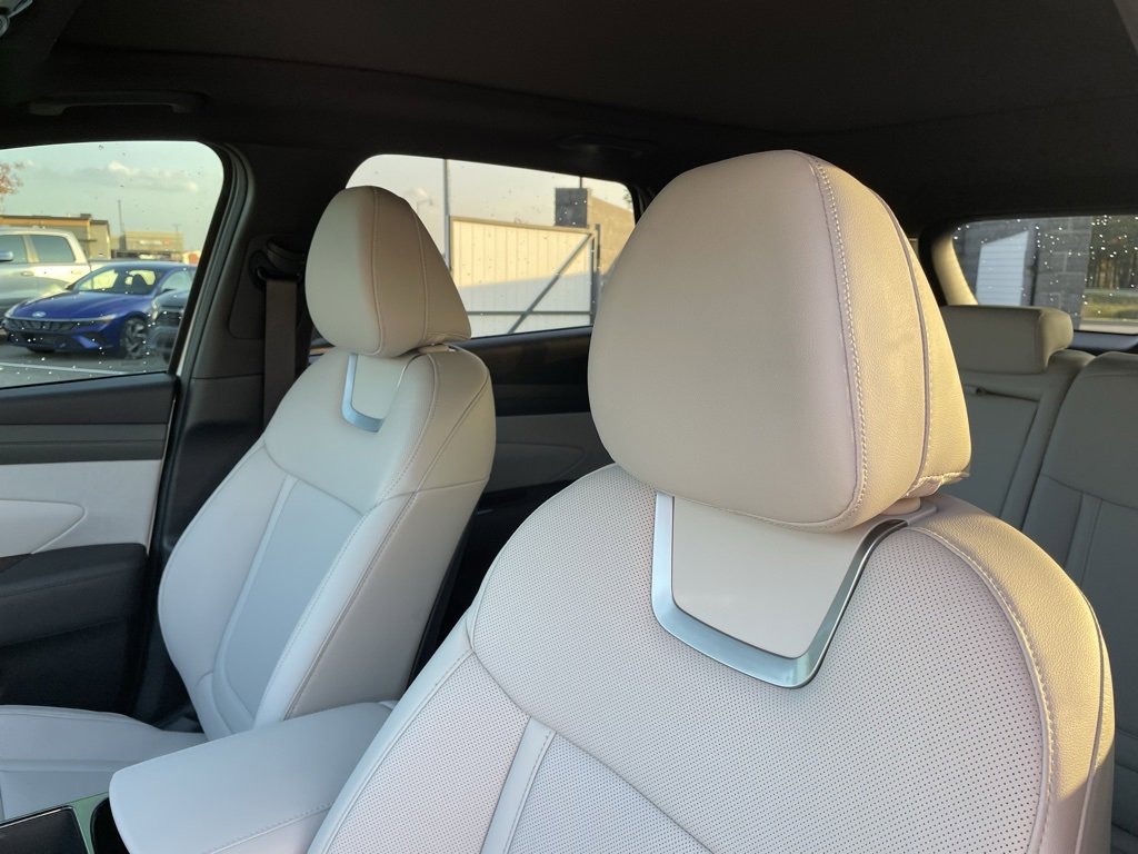 Used 2025 Hyundai Tucson Limited image 22