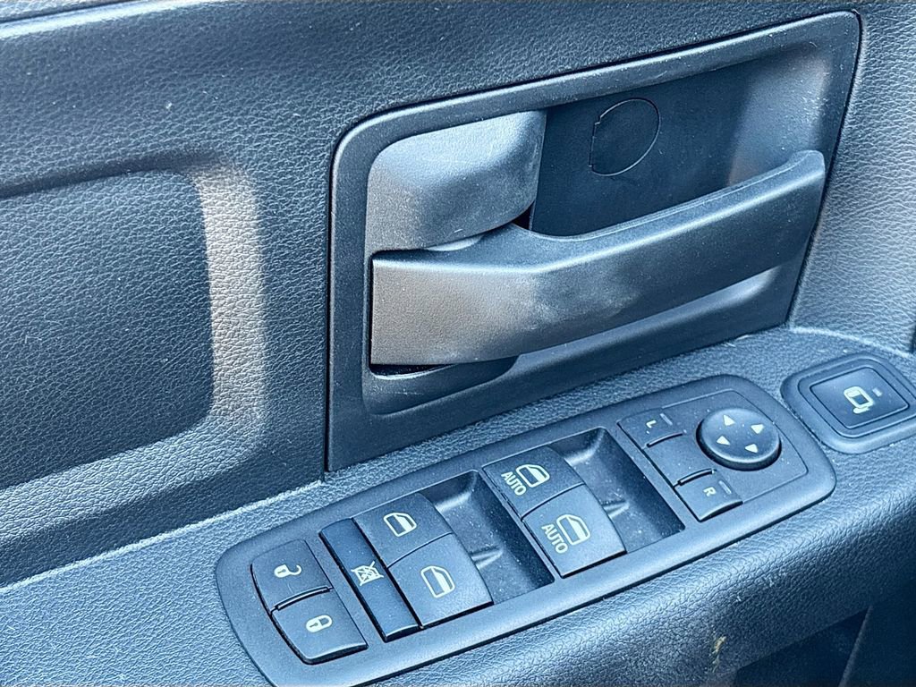 Used 2024 RAM 3500 Tradesman w/ Chrome Appearance Group image 18