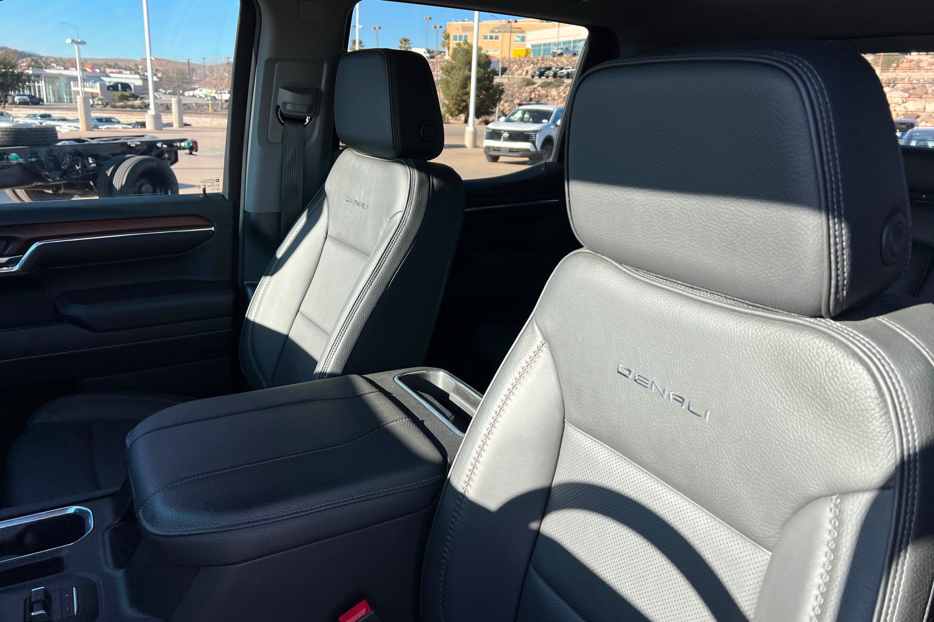 Used 2024 GMC Sierra 1500 Denali AWD/4WD image 17