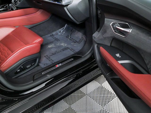Used 2024 Audi RS e-tron GT image 25
