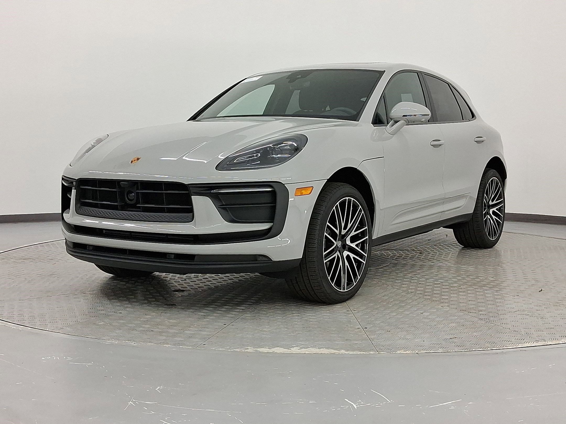 New 2026 Porsche Macan image 1