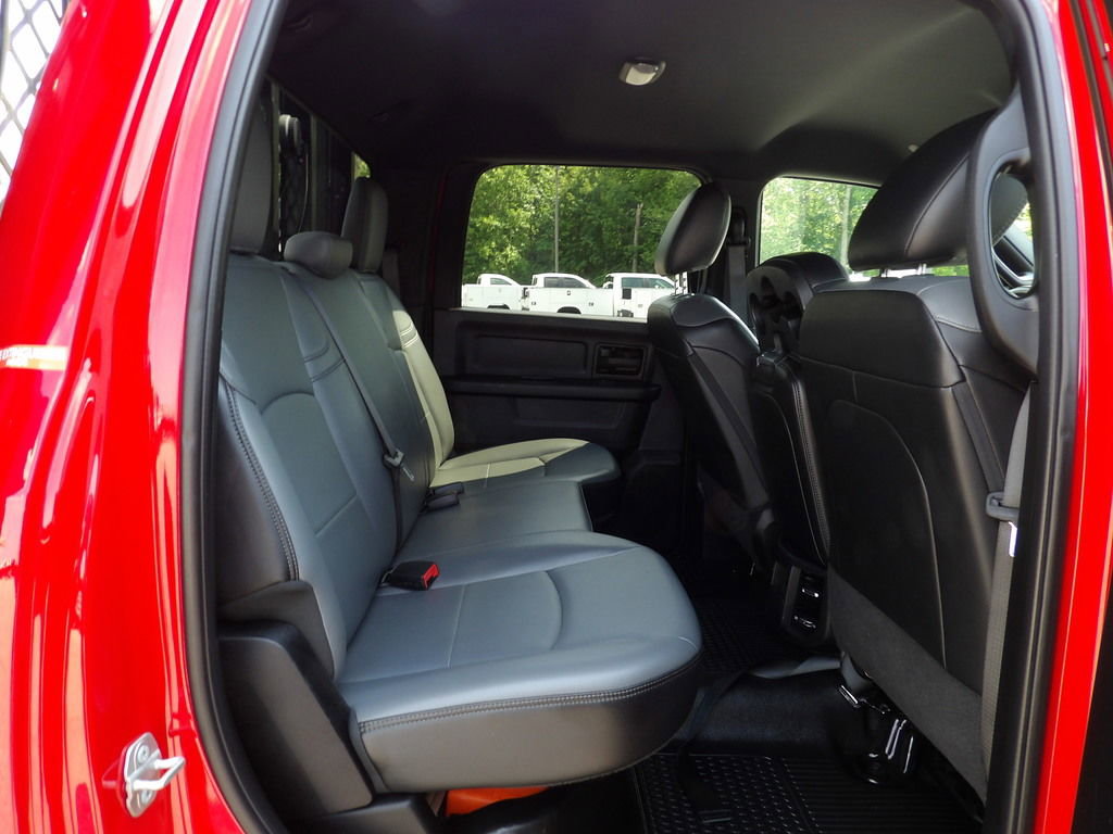 Used 2021 RAM 5500 Tradesman w/ Chrome Appearance Group RWD image 34