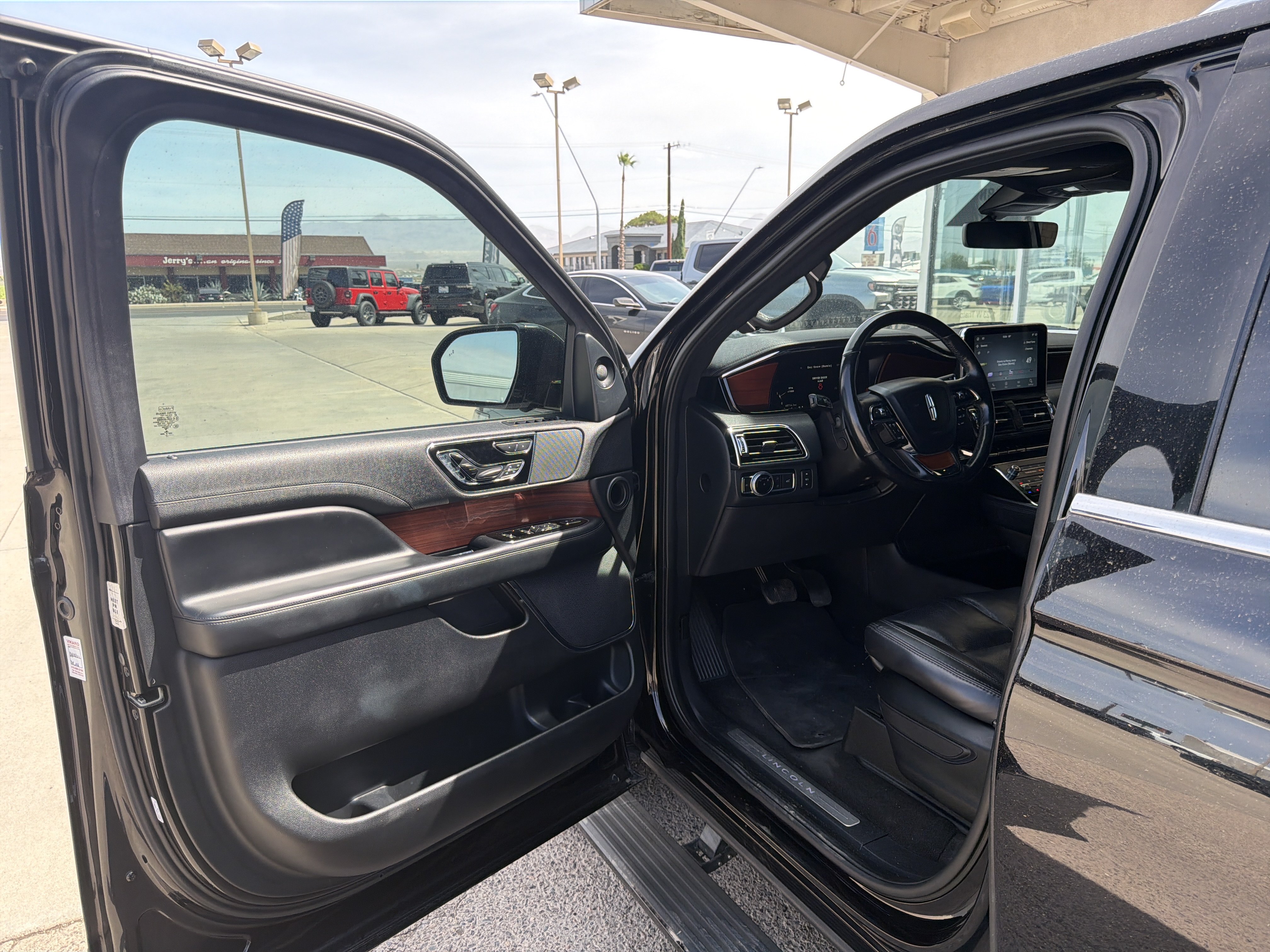 Used 2021 Lincoln Navigator Reserve RWD image 13
