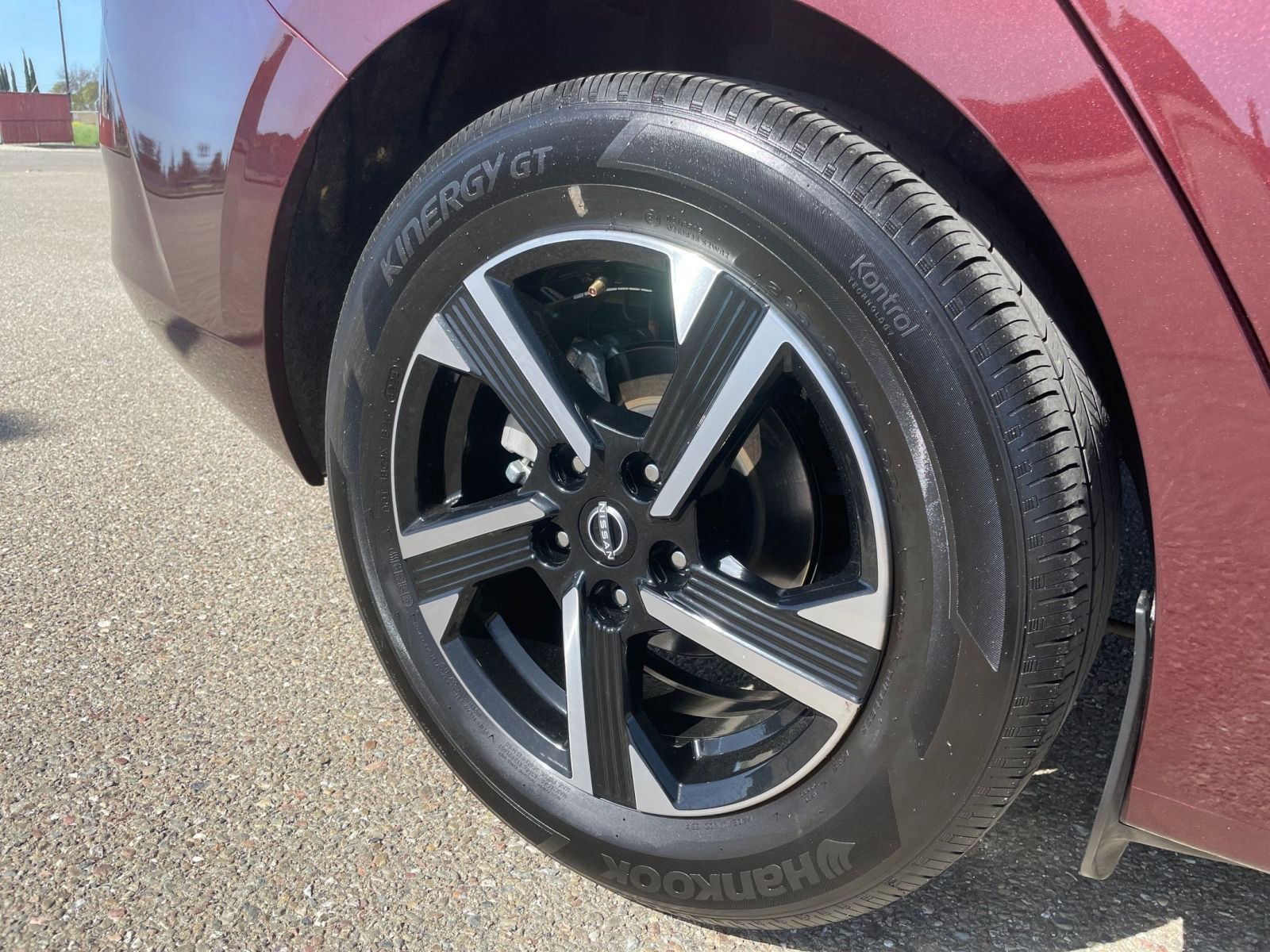 Used 2025 Nissan Sentra SV image 29