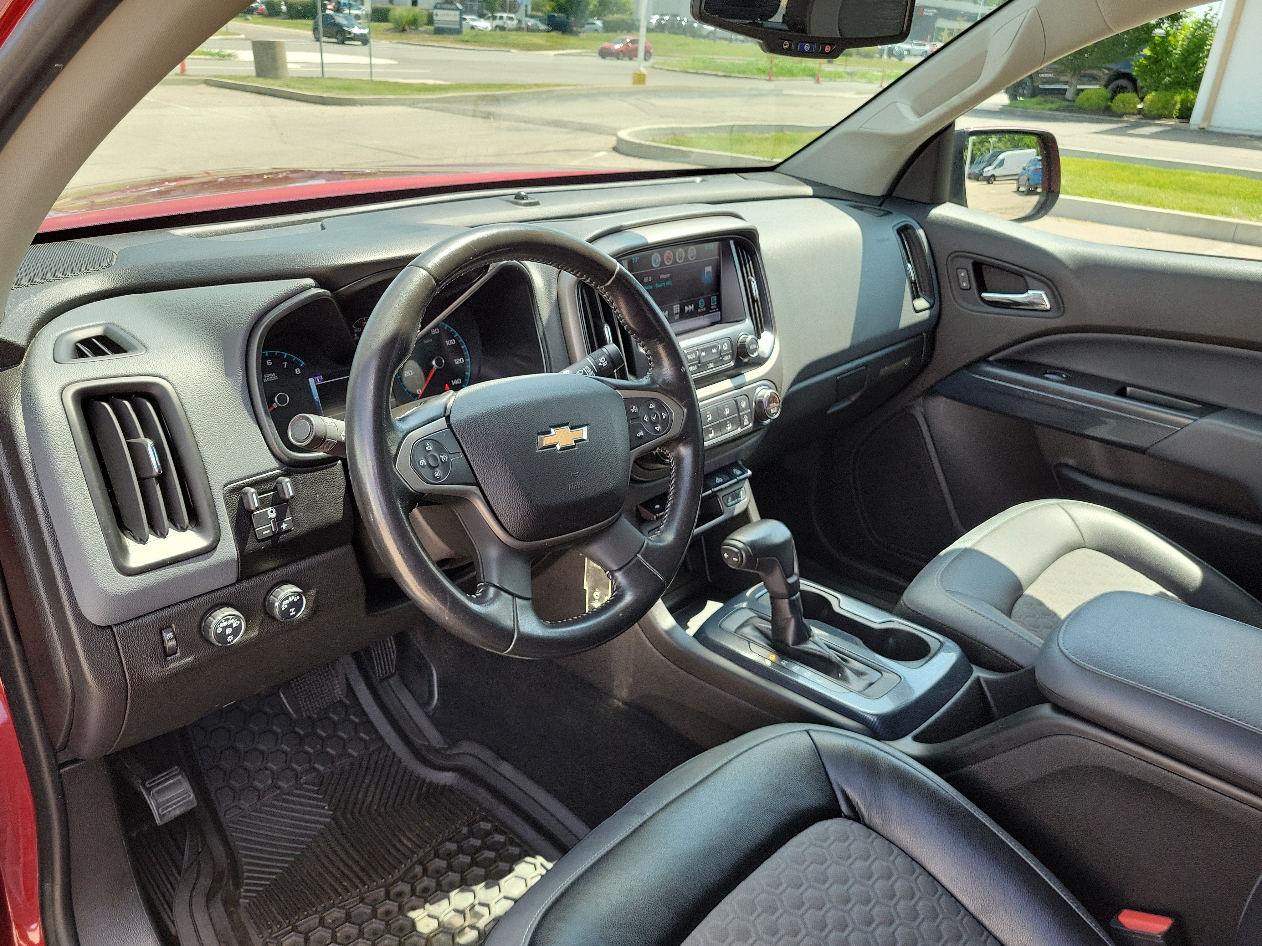 Used 2017 Chevrolet Colorado Z71 AWD/4WD image 16