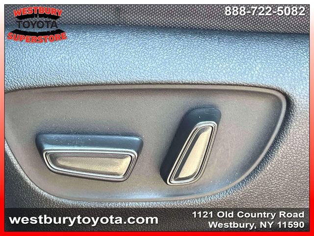 Used 2023 Toyota Highlander LE AWD/4WD image 22